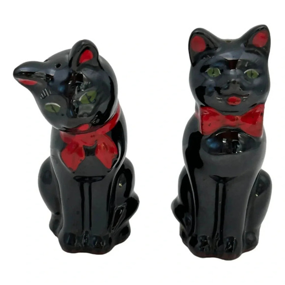 Vintage 60s Set Black Cats  Salt & Pepper Ceramic Green Eyes Red Bow Halloween - Picture 6 of 7